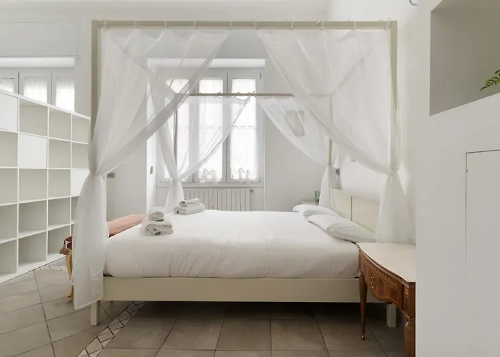 Charming Near M1 Loreto And Iconic Tram 1 To Center