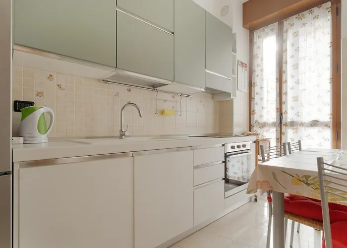 Guesthost - De Angeli Elegant Apartment Mailand