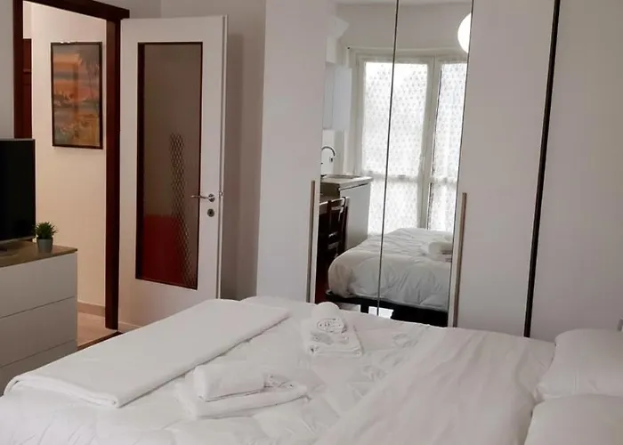 Apartment Urban Studio, A Modern In Milan