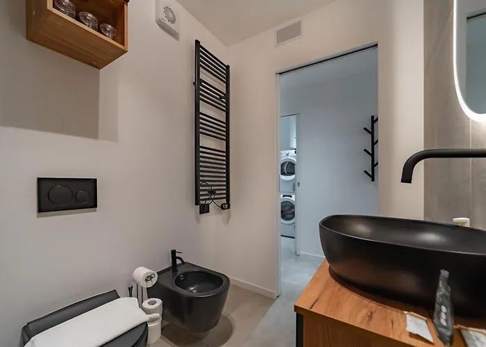 Apartment 9 Min Walk From Porta Nuova, Design And Elegance Milan