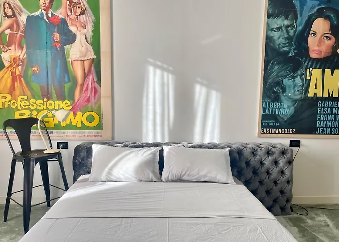 The Vintage Movie Naviglio Grande * Milano