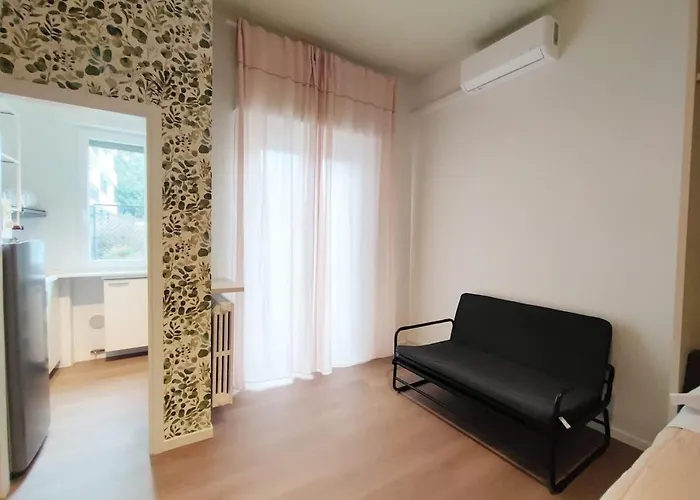 Station - Modern Milán