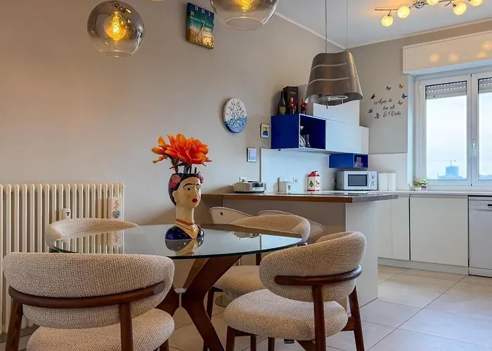 Metro 8 Min Cozy With Balcony Διαμέρισμα