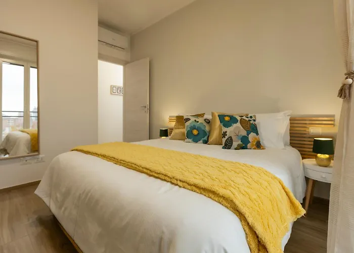 Art - Bocconi Near Train Station, Navigli