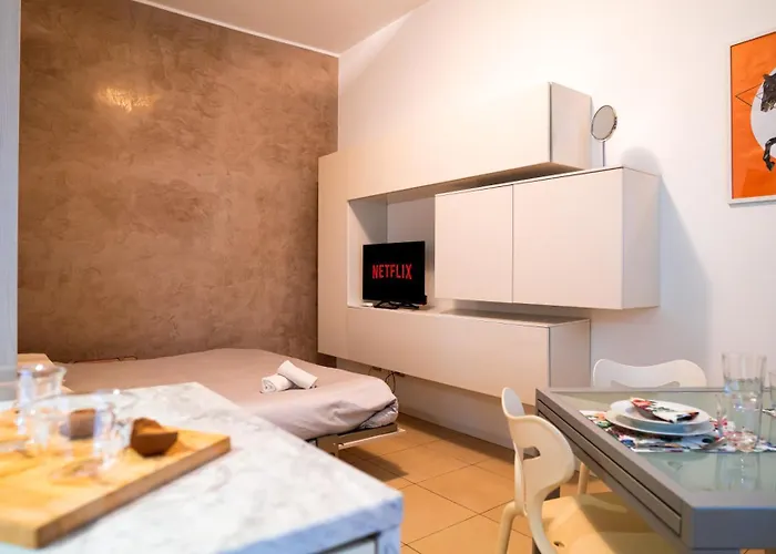 Porta Romana Executive - Fast Wifi Metro Apartament