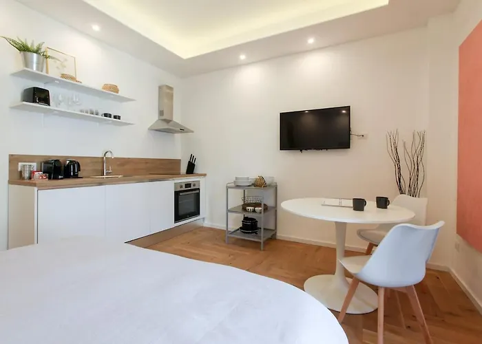 Contemporary - Station-nolo Area