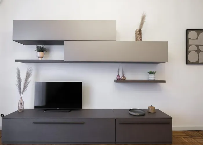 Italianway Comfort - Sammartini 35 アパート