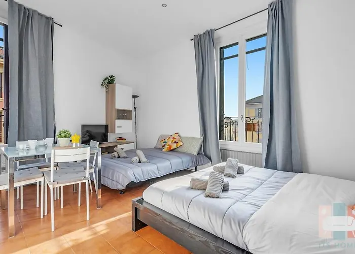 Alz54 Navigli Bright View Of The Navigli Milano