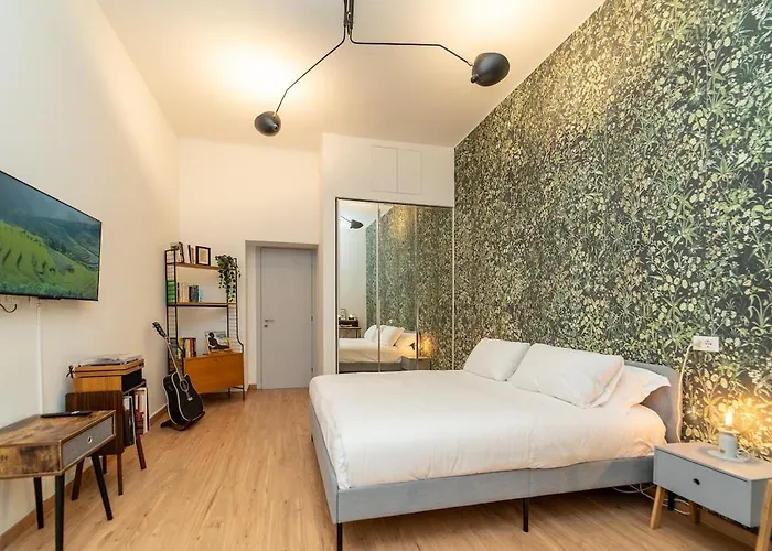 The Artist's Nest - On The Navigli