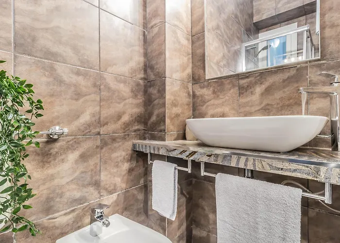 Elegant Center Flat 5 Guests - M1 Metro - Fast Wi-fi - Ac & Balcony Apartmán *