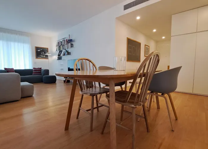 Tolstoj - 2 Bedrooms - Tortona District - At Your Place * ميلان