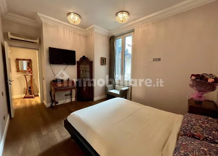 Chandelier - Center Milan