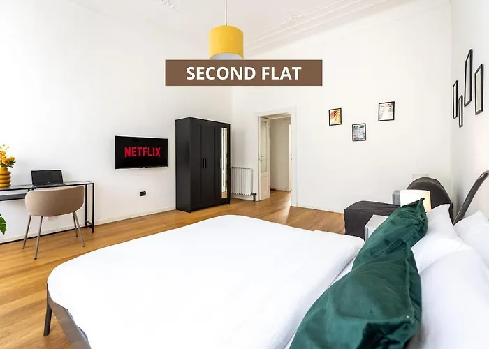 Duomo 7 Min - Two Independent Flats With Parking Апартаменты