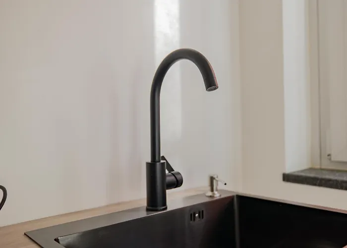 Modern One-bedroom With Terrace - Naviglio Martesana Apartment *