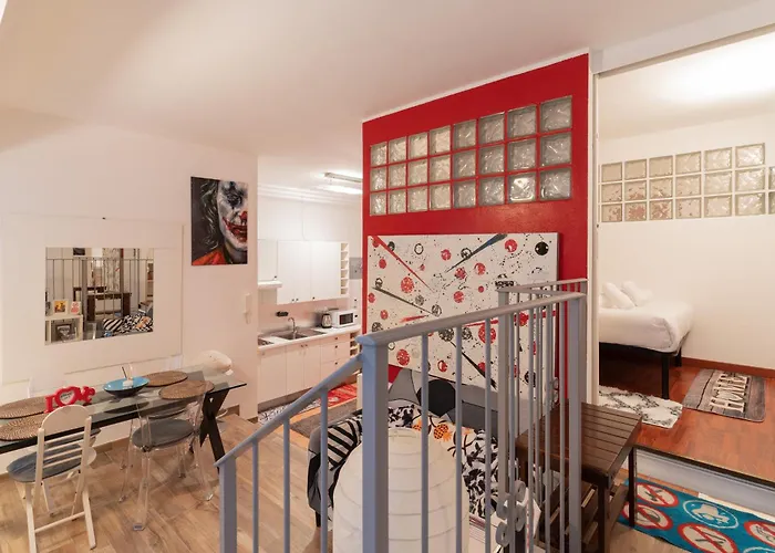 Guesthost - Modern Acquabella Apartment *