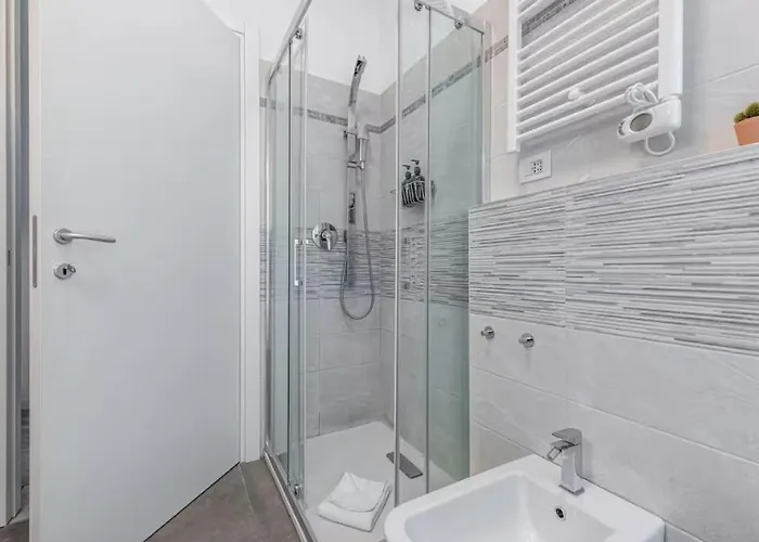 Urban Chic Apartment Milan