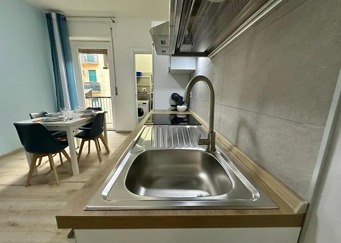 Lucania Azzurra Apartment, Elegante E Confortevole, Con Metro M3 Sotto Casa, Collegamento Diretto A Duomo Di E Stazione *