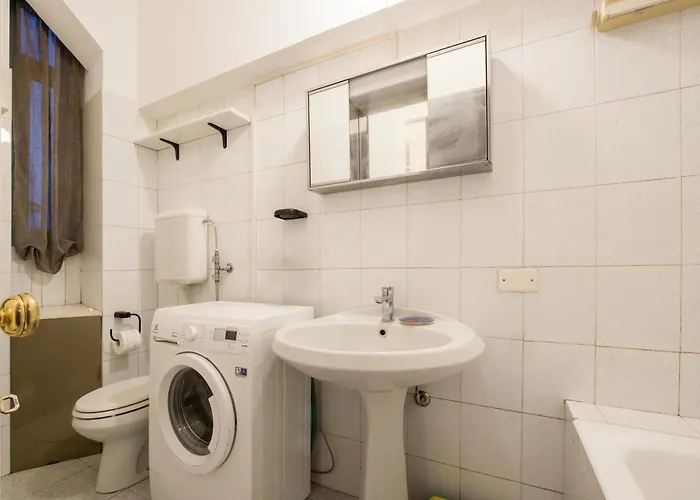 Via Piero Della Francesca 38