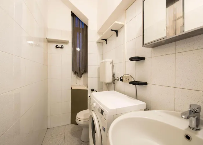 Appartamento Via Piero Della Francesca 38 Milano