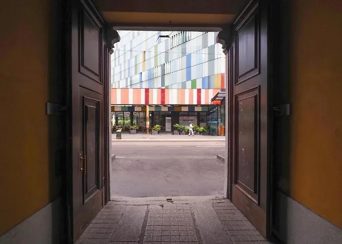 Delizioso Monolocale Adiacenza Isola Appartamento *