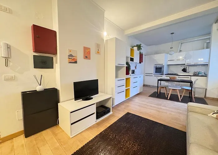 Wood Essence - Authentic Large -city Center Appartement Milaan