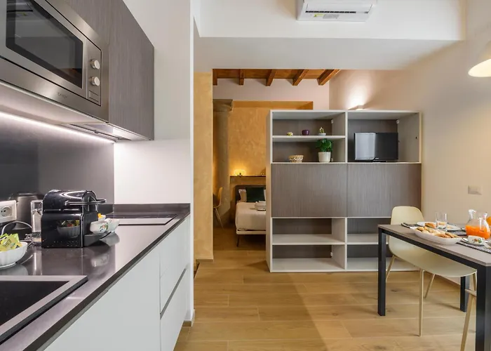 Cesariano, 11 - In Vibrant Via Cesariano