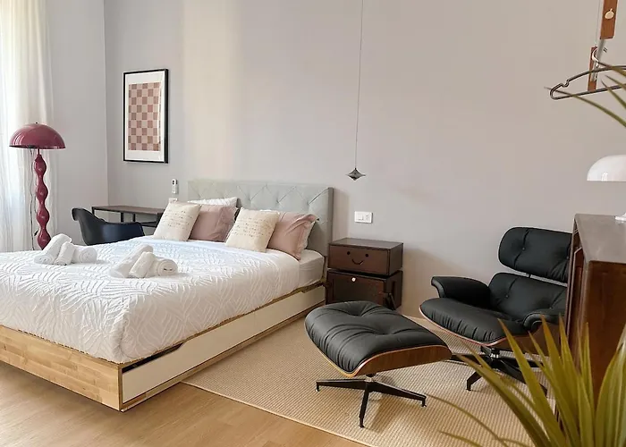 דירה Convention Center Sempione Castle Double Bathroom Entire Apartment, 24h Supermarket, Nightlife מילאנו