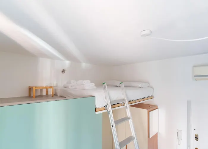 Youth M2 Abbiategrasso Assago Tram 15 Duomo