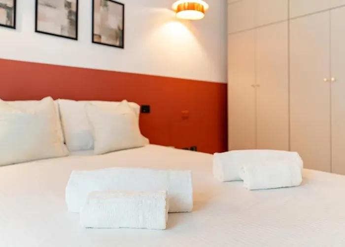 Modern Loft With Projector E Private Garden, Station