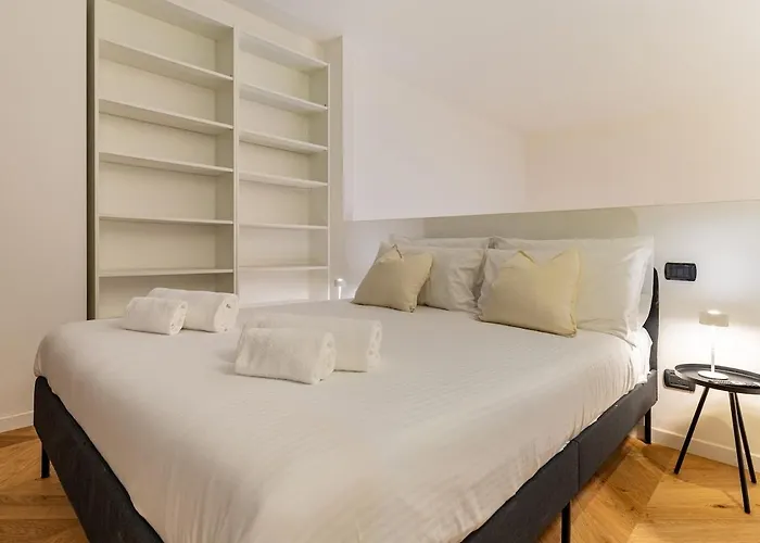 Apartment Modern Loft With Projector E Private Garden, Station