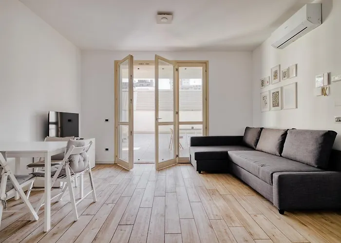Just Urban - Bright With Terrace - M4 Tolstoj * ميلان