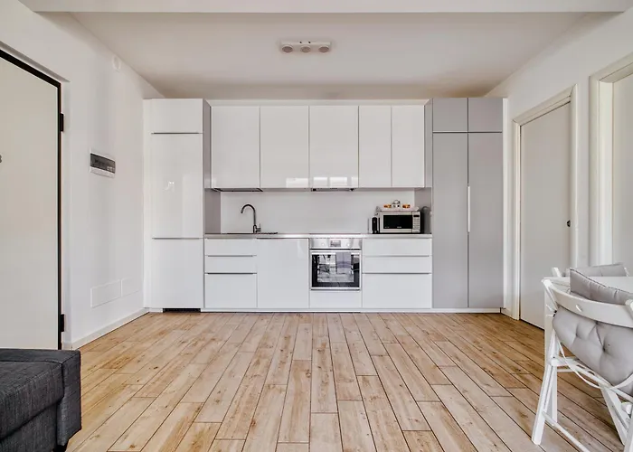 Just Urban - Bright With Terrace - M4 Tolstoj