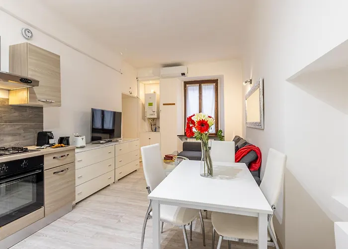 아파트 Dergano Bilocale Luminoso Vicino Metro M3