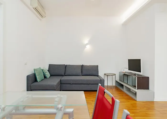 Apartment Isola - 2 Bedrooms - Free Parking