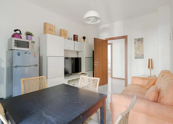 Guesthost - Bright Comfy Milano