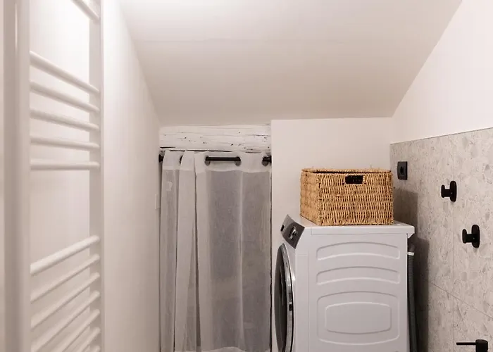 Moderno Bilocale Su Due Piani Nel Cuore Dei Navigli * Milano