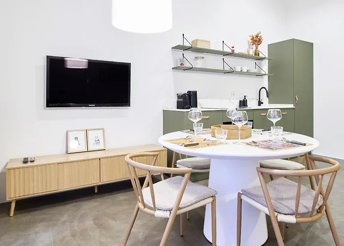 Design With Private Street Entrance Apartment Milan