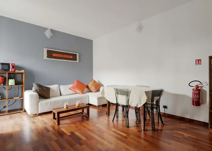 Guesthost - Navigli Comfy Apartament *