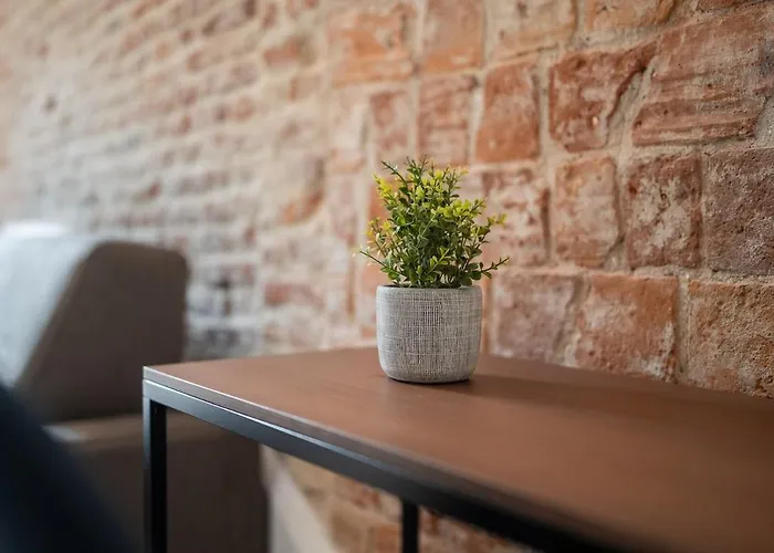 Stylish With Balcony - Brera Mediolan