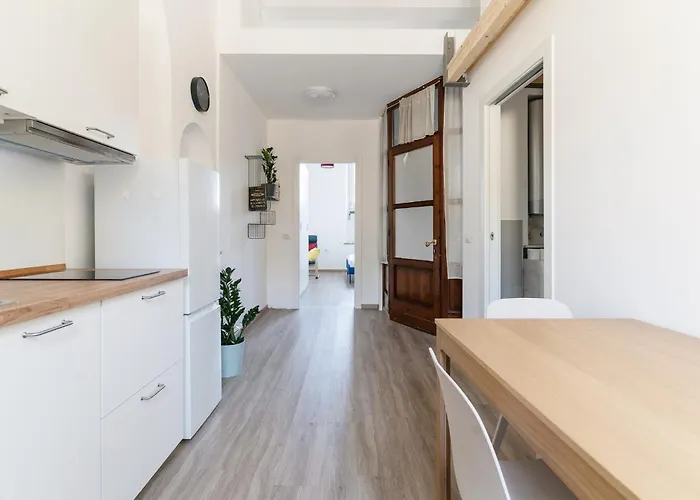 Guesthost - Mm2 Lambrate Bright Apartman