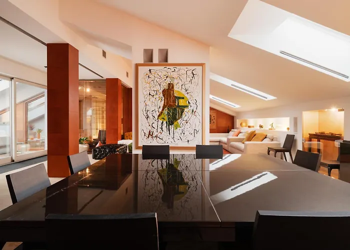 아파트 Guesthost - 500sqm Luxury With Spa, Gym, Terrace, Game & Garage 밀라노