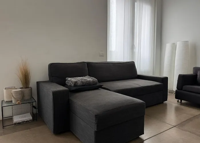 Urban Retreat Minutes Away From Duomo Cathedral アパート