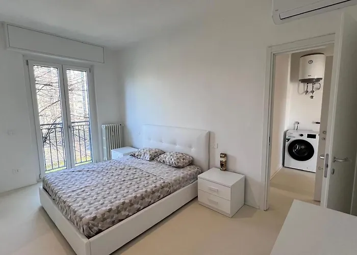 Elegante Bilocale Ristrutturato - Metro Inganni Milano