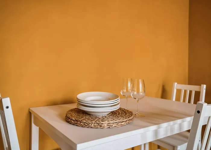 Just Urban - Elegant 1-br Flat In Solari Area - 2 Min Metro M4 Daire Milano