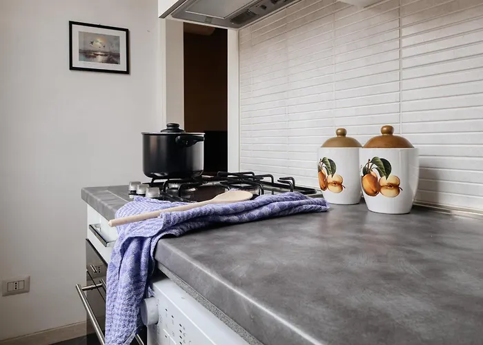 아파트 Just Urban - Elegant 1-br Flat In Solari Area - 2 Min Metro M4