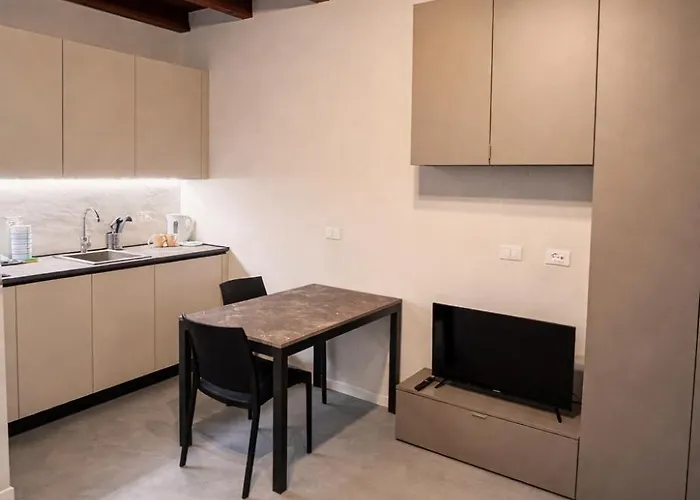 Cozy Oasis On The Navigli Milaan