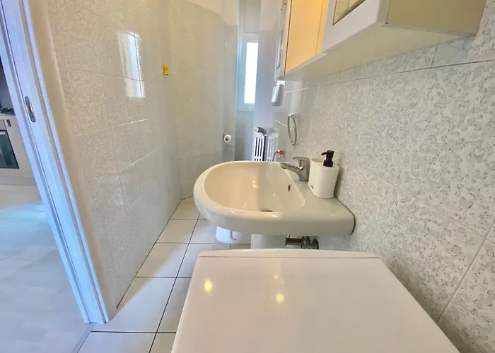 Modica Home, Nel Cuore Di Famagosta, In Posizione Tranquilla * Milán