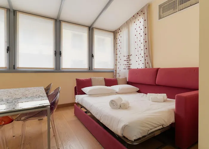 Duomo - San Babila - Elegante Trilocale Con Balcone Apartamento