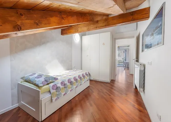 Homey Grandeur - Spacious With Terrace & Wi-fi * 米兰