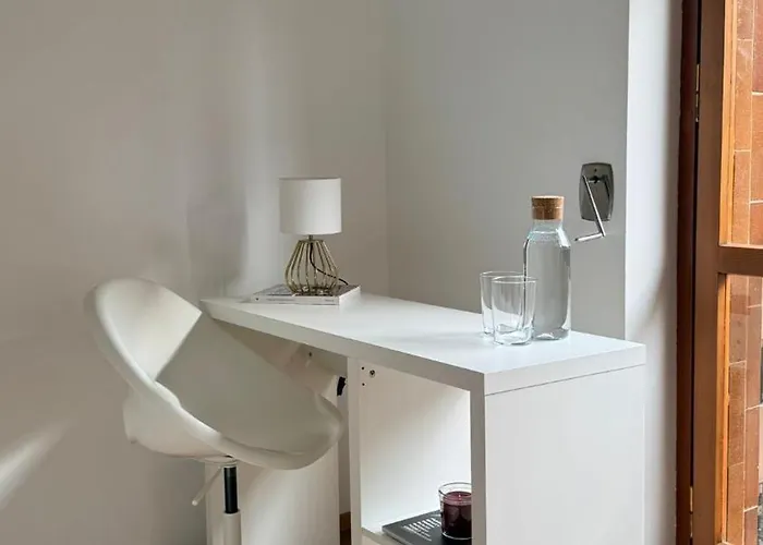 Private Room In Shared Home Apartman *